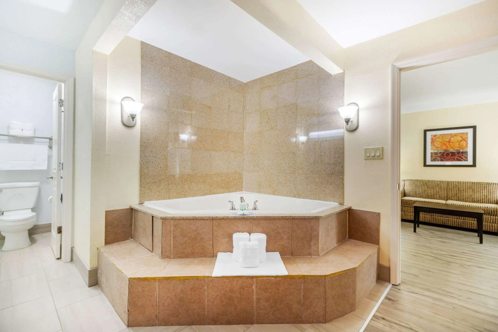 Quality Inn & Suites Lexington