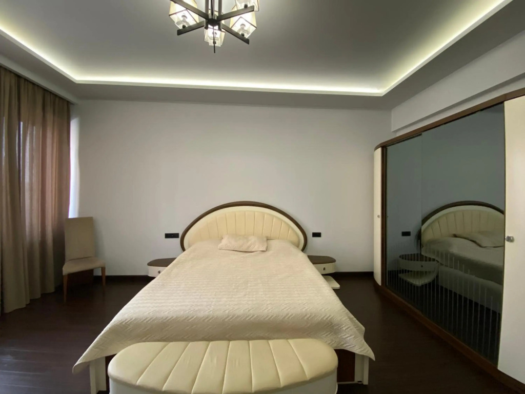 Northern Avenue, 3 bedrooms Luxury, New Renovated apartment TT666