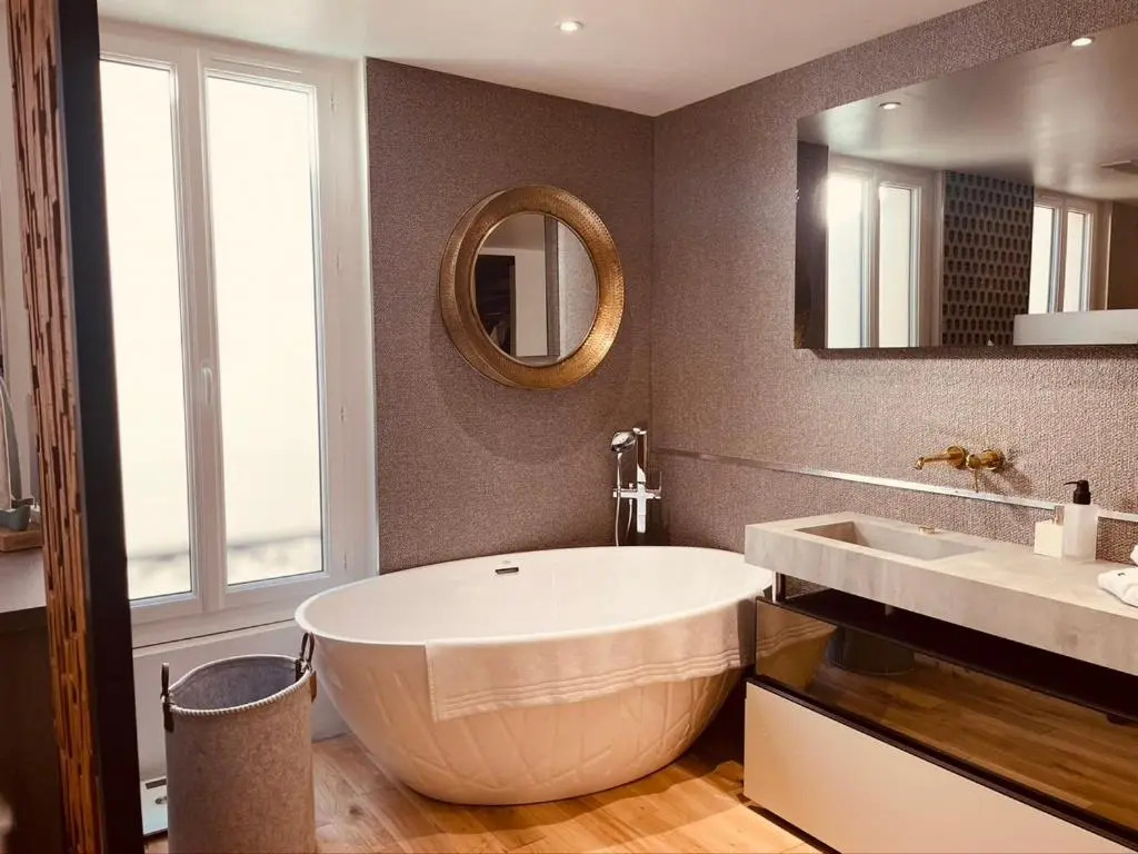 Venue C , Luxury 6 Bedroom Mansion