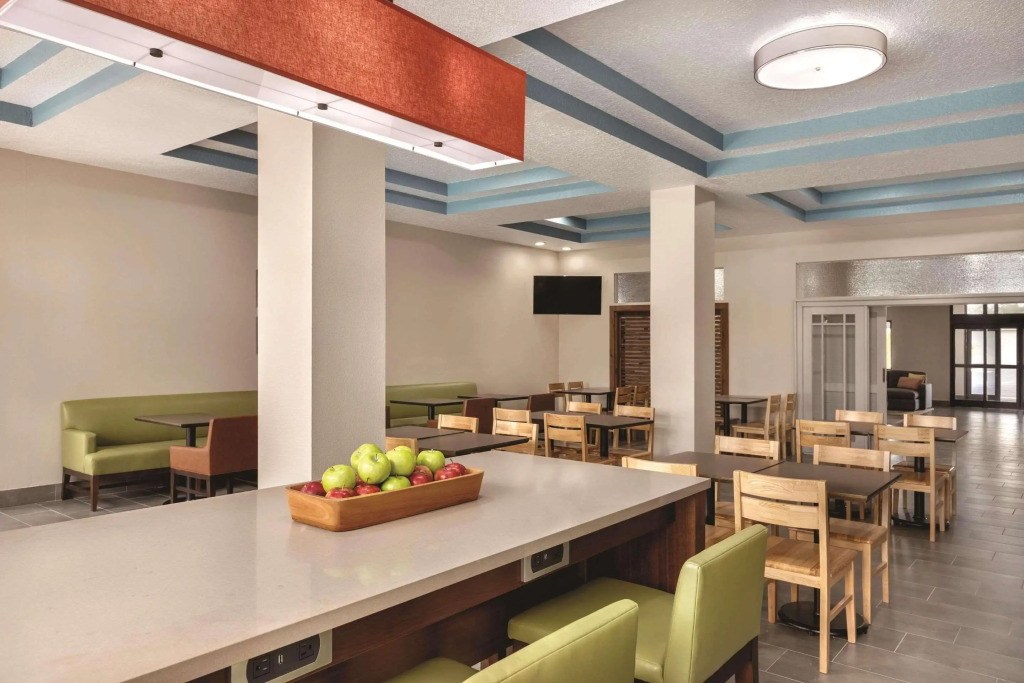 Country Inn & Suites by Radisson, RJ Stadium - Tampa Airport East