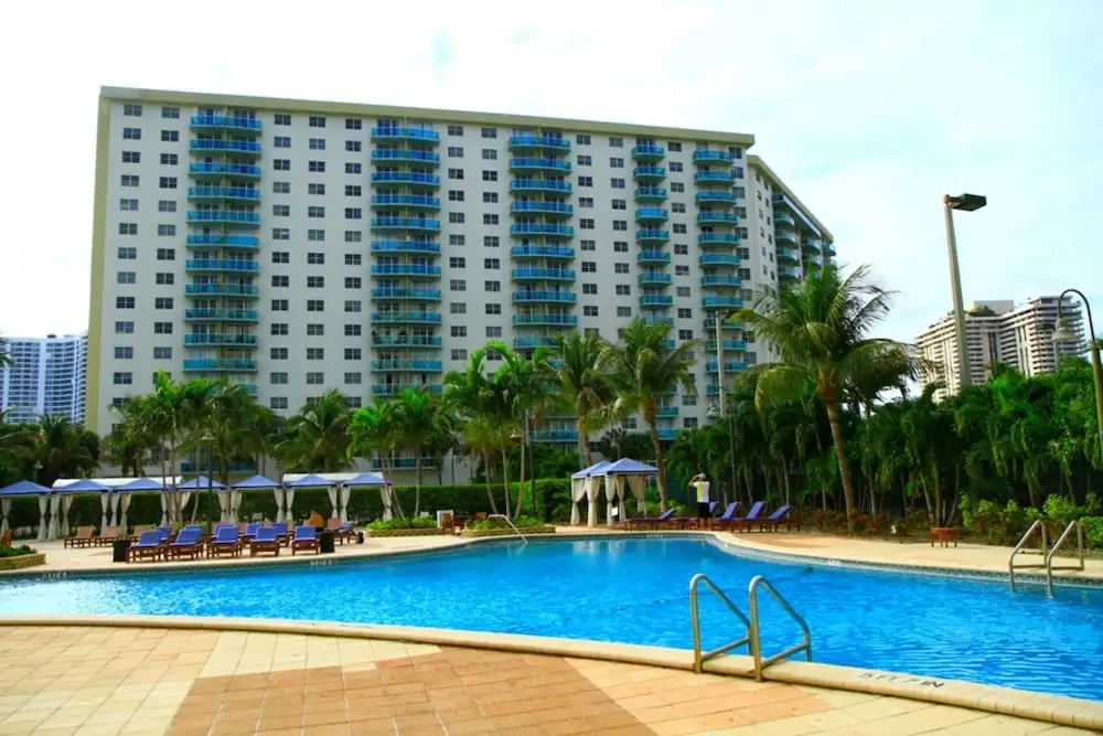 19370 Collins Ave # 1621