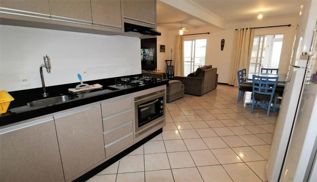 1054 - Apartamento Para Locacao Em Bombinhas - Residencial Solar Das Bromelias Apto 232