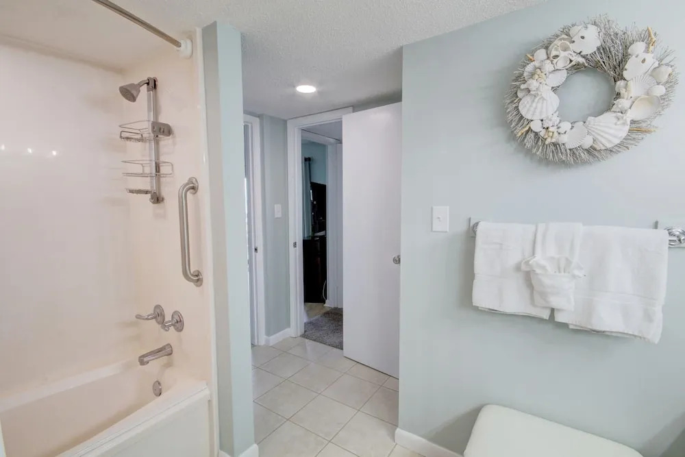 554 El Matador 1 Bedroom Condo by RedAwning