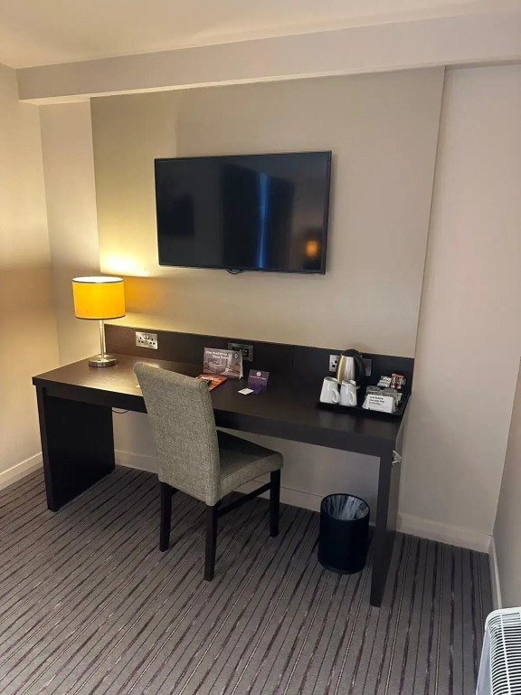 Premier Inn Wirral (Two Mills)