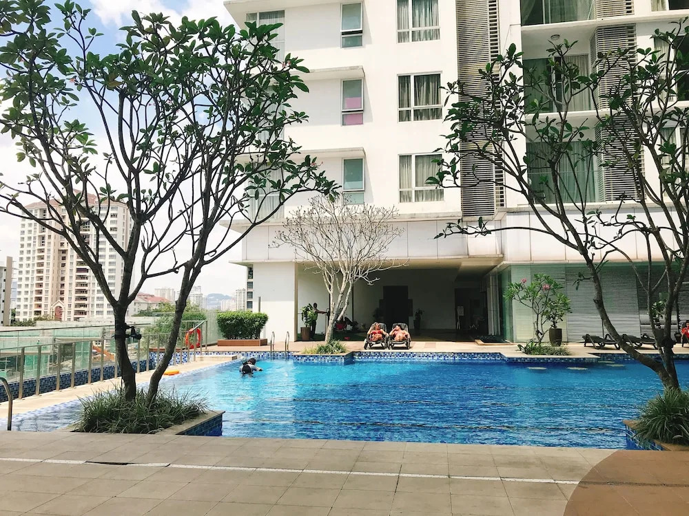 7kgTravellerHome  KLCC-COSY Studio