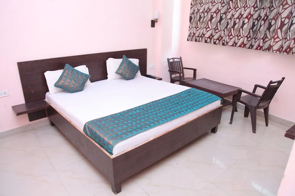 Munaro Hotels & Resorts.