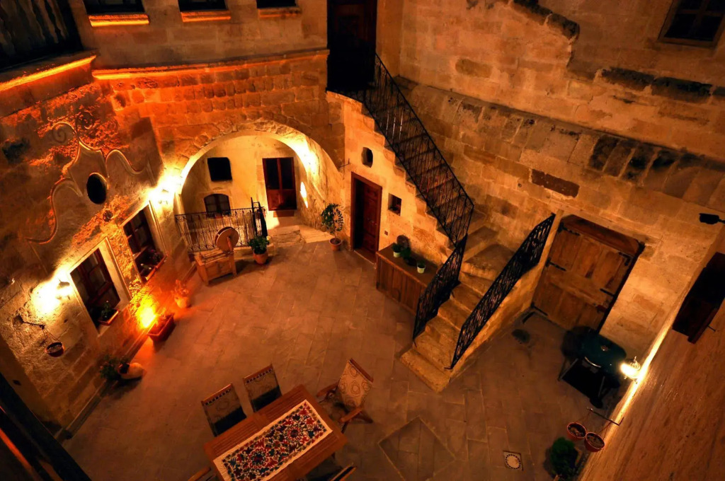 Has Cave Konak