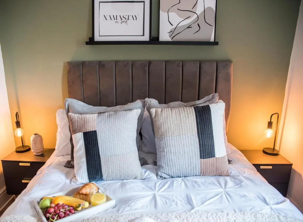 Derby's Beach Suites by Sasco Apartments