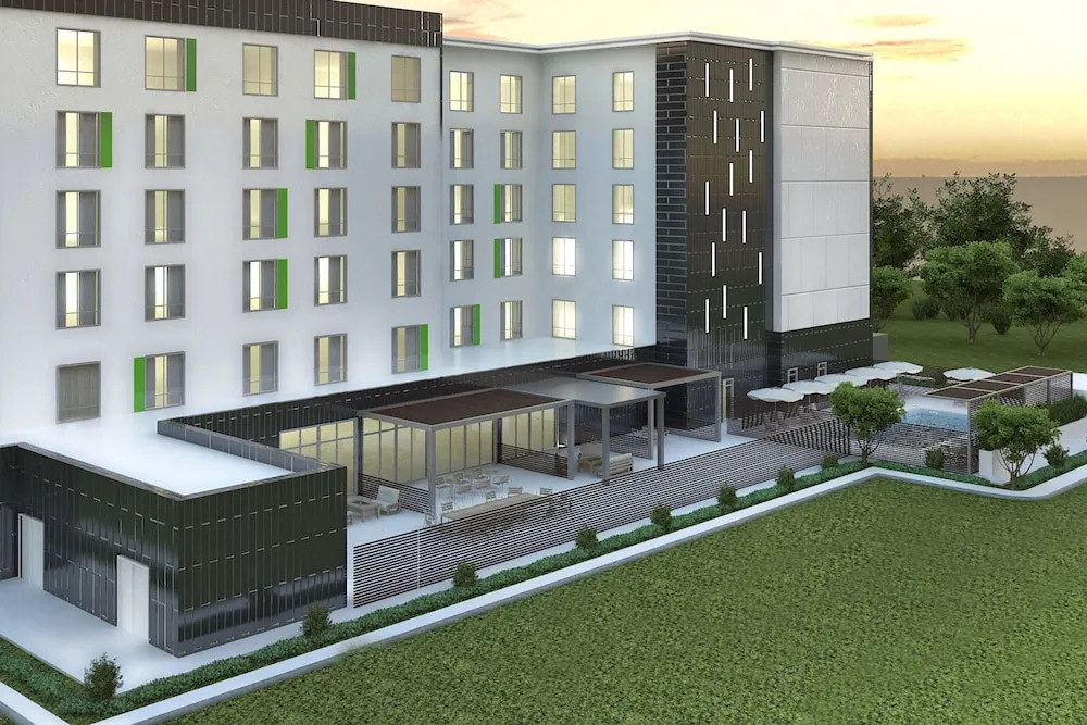 Courtyard By Marriott Lake City