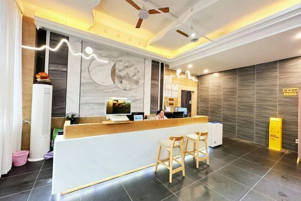 Xinyueju Hotel (Hainan Institute of Business and Technology Provincial Museum)