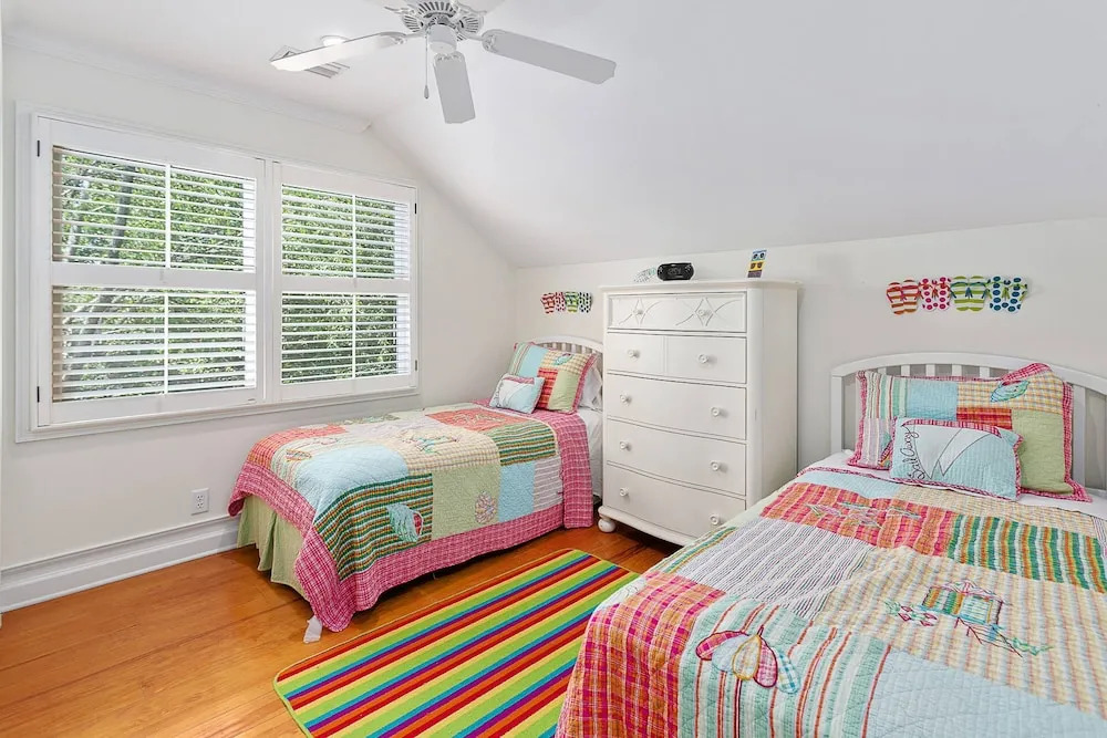 12 Live Oak Place by Hodnett Cooper