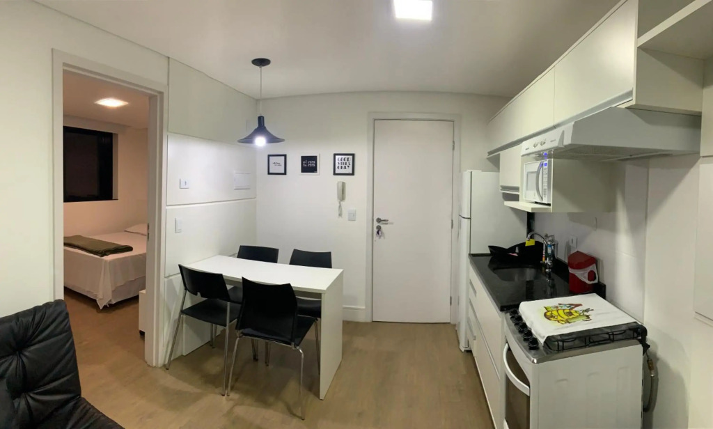 709- Apartamento Decorado Encantador, mobiliado, amplo, cozinha completa, Excelente localização no Rebouças