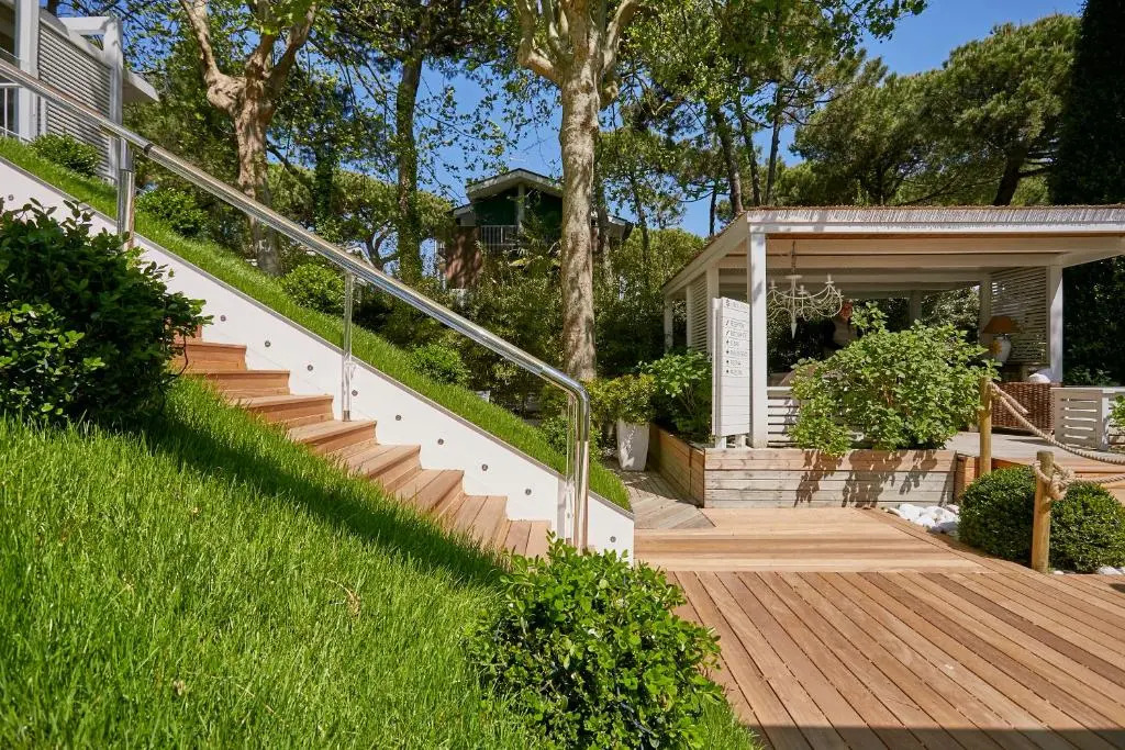 Hotel Saraceno Resort with Private Beach