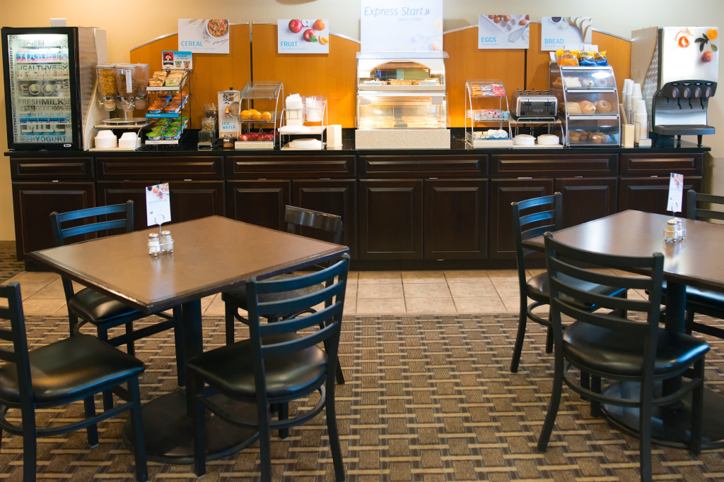 Holiday Inn Express Devils Lake by IHG