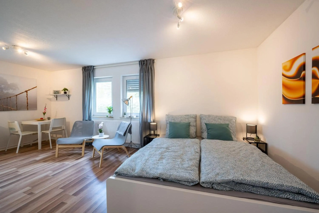 EG Wohnung, zentral, TOP Anbindung, mit großer Terrasse