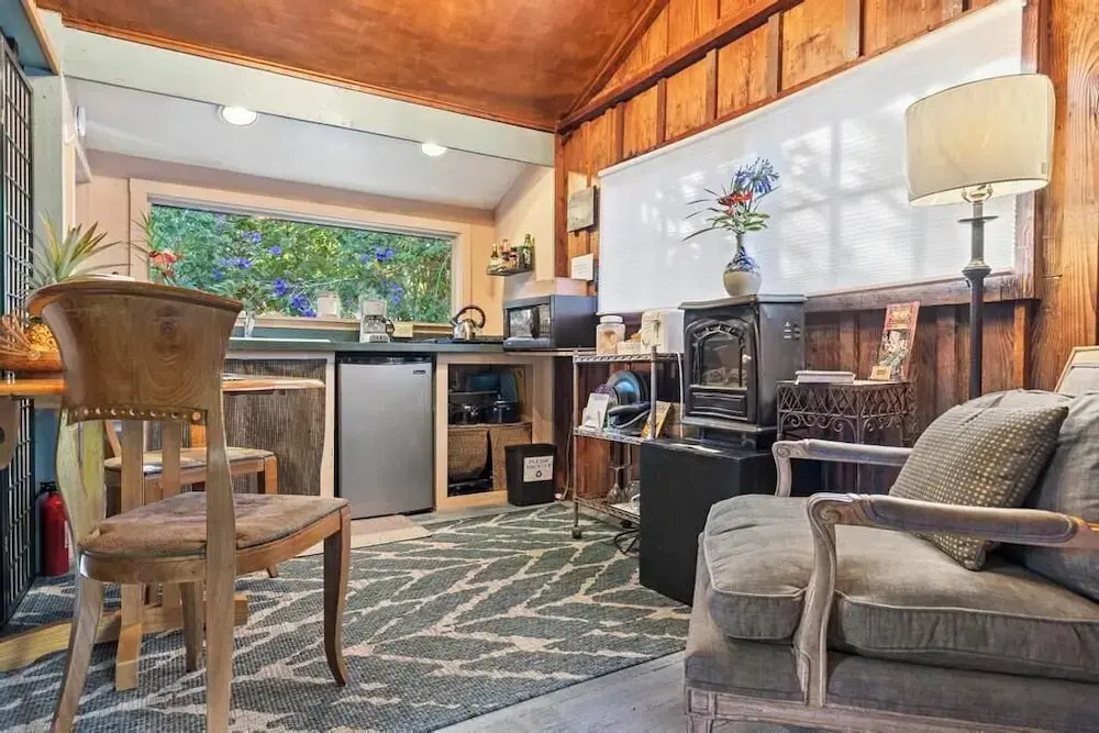 Volcano Artist Cottage