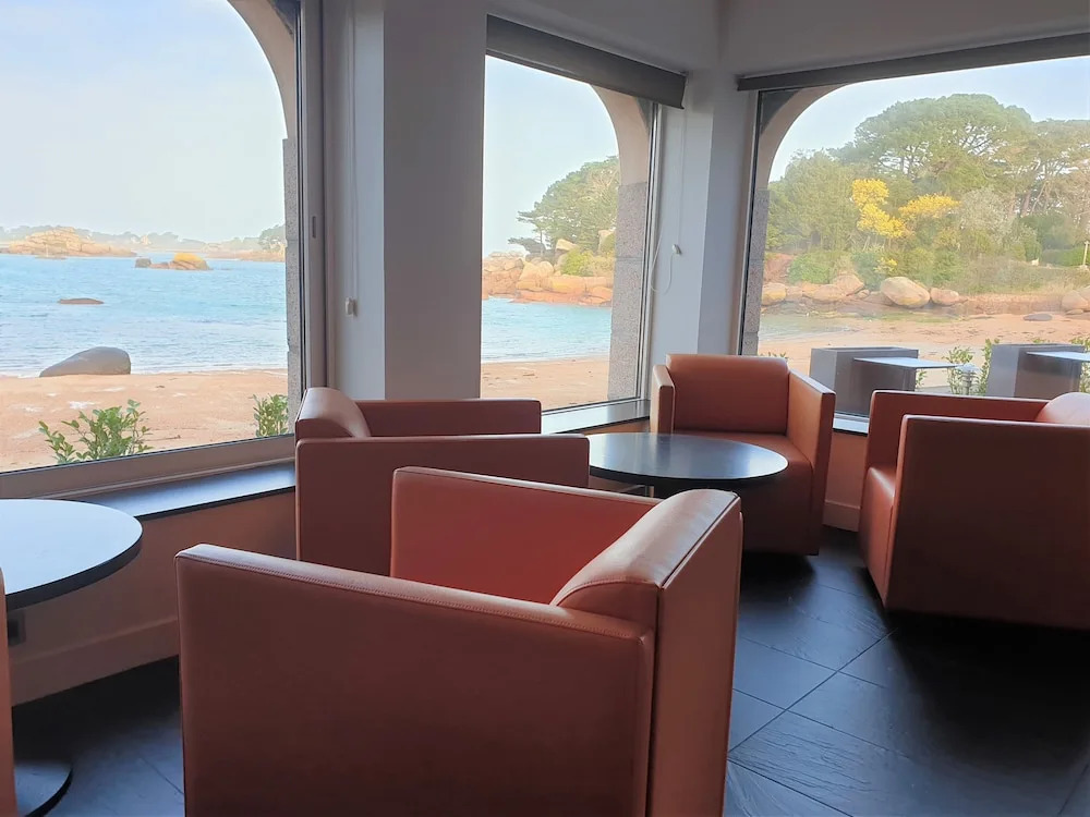 Logis Hôtel Saint Guirec Et De La Plage