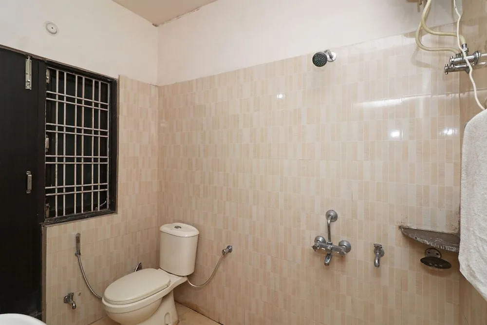 Oyo 22946 Sbg Inn