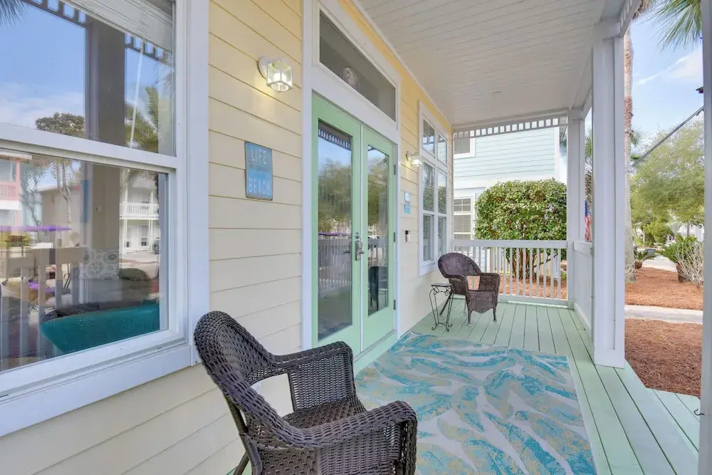 Santa Rosa Beach House w/ Spacious Deck