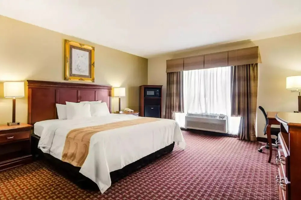 Precious Hotel