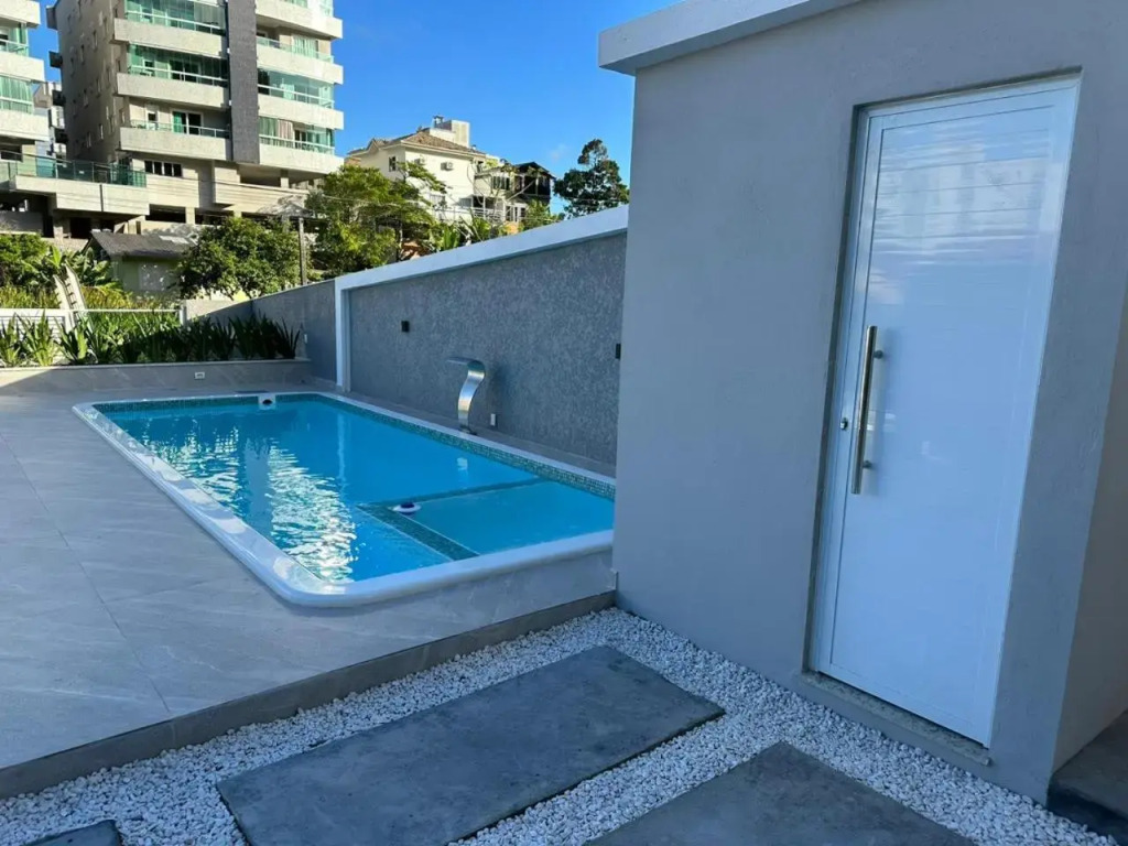 Casa 3 quartos praia de Bombas