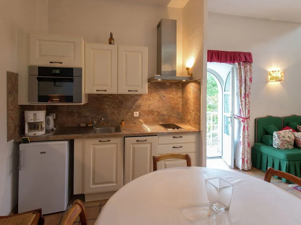Deluxe Apartment in Saint-clair With Swimming Pool