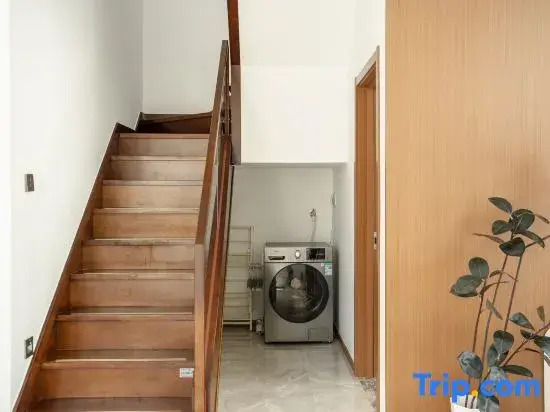 Tengchong Nuanrenju Hot Spring Homestay (Wenxinglou Branch)