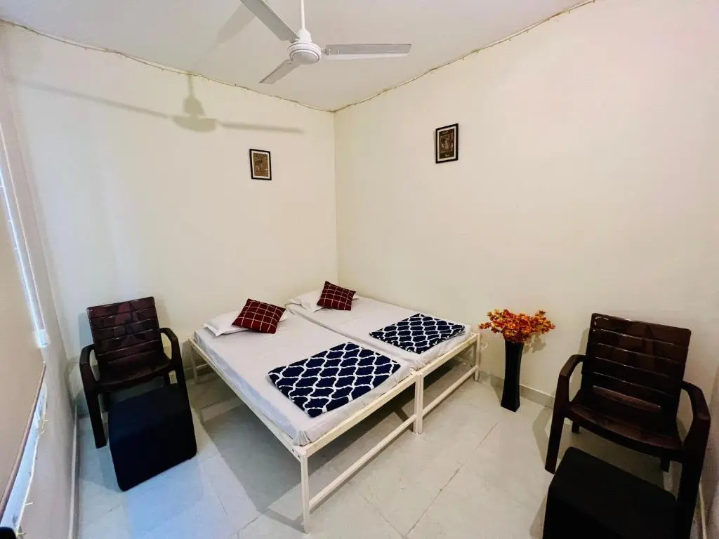 Hostel ivory