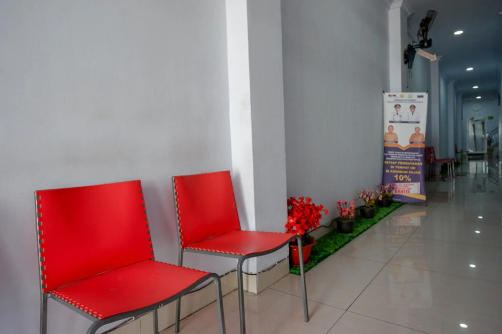RedDoorz at Hotel Pantai Kamali Bravo Bau Bau