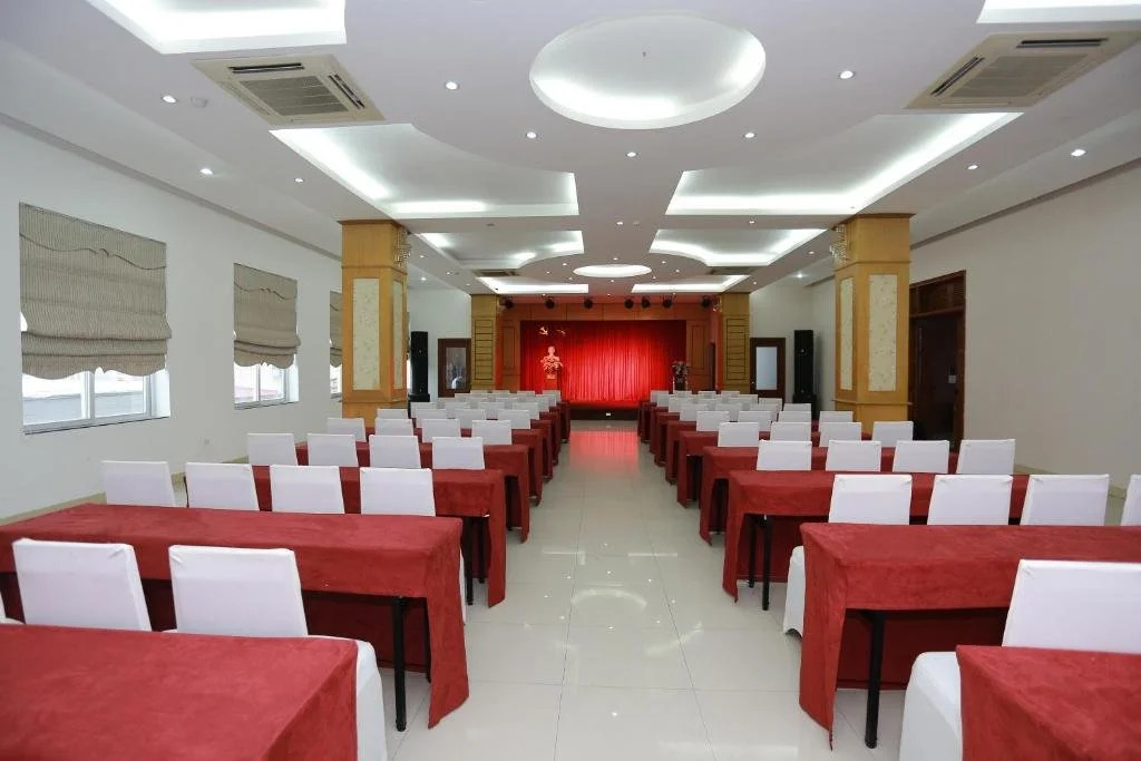 Central Phu Hung Hotel