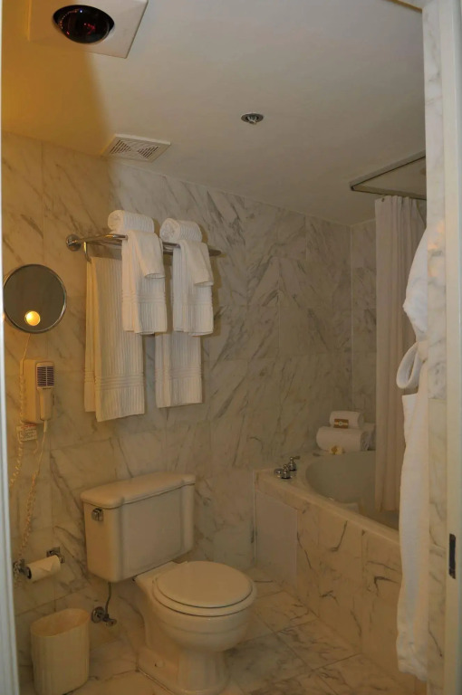 Lighthouse Club Hotel