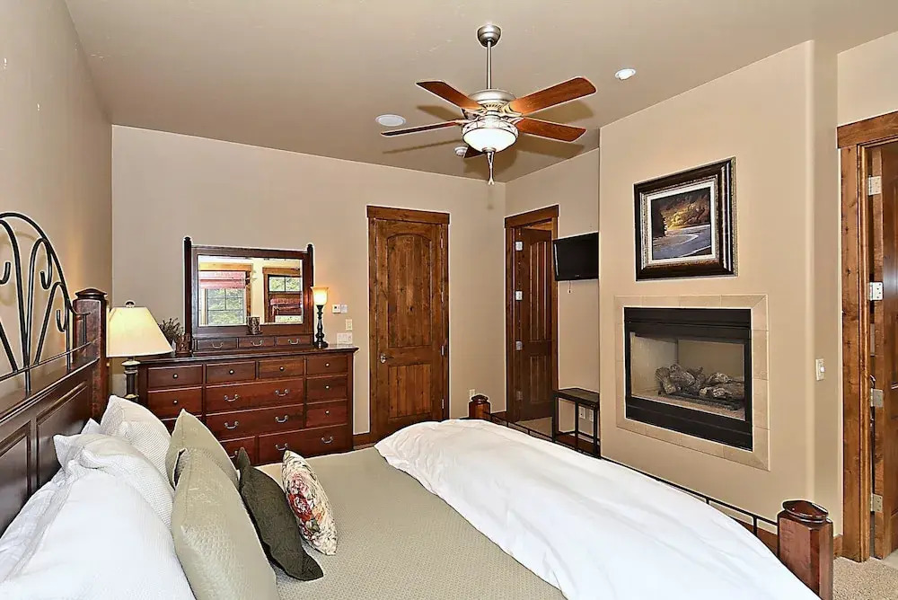 Base Camp 480 4 Bedroom Holiday Home by Winter Park Lodging Company
