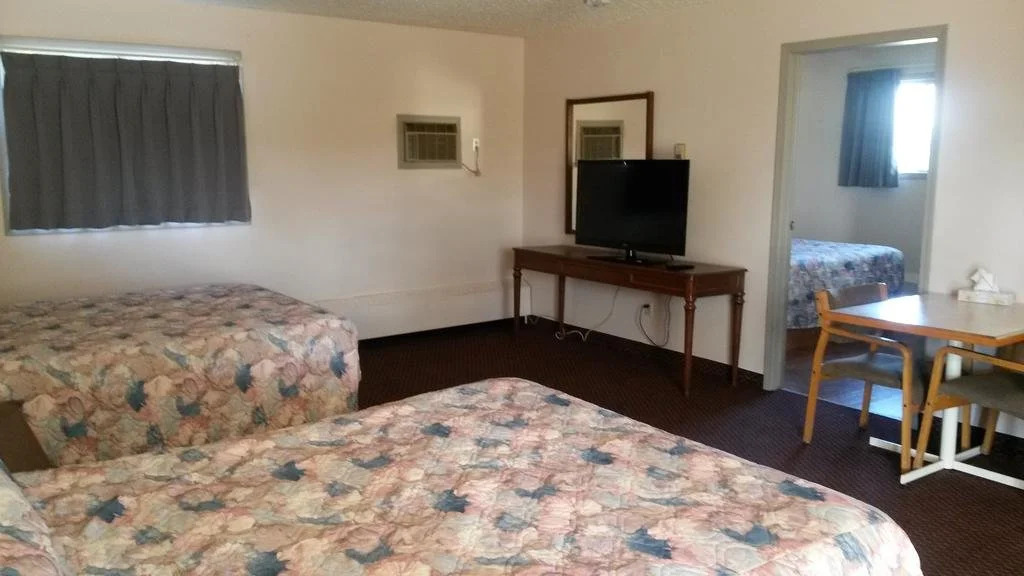 Highway Motor Inn