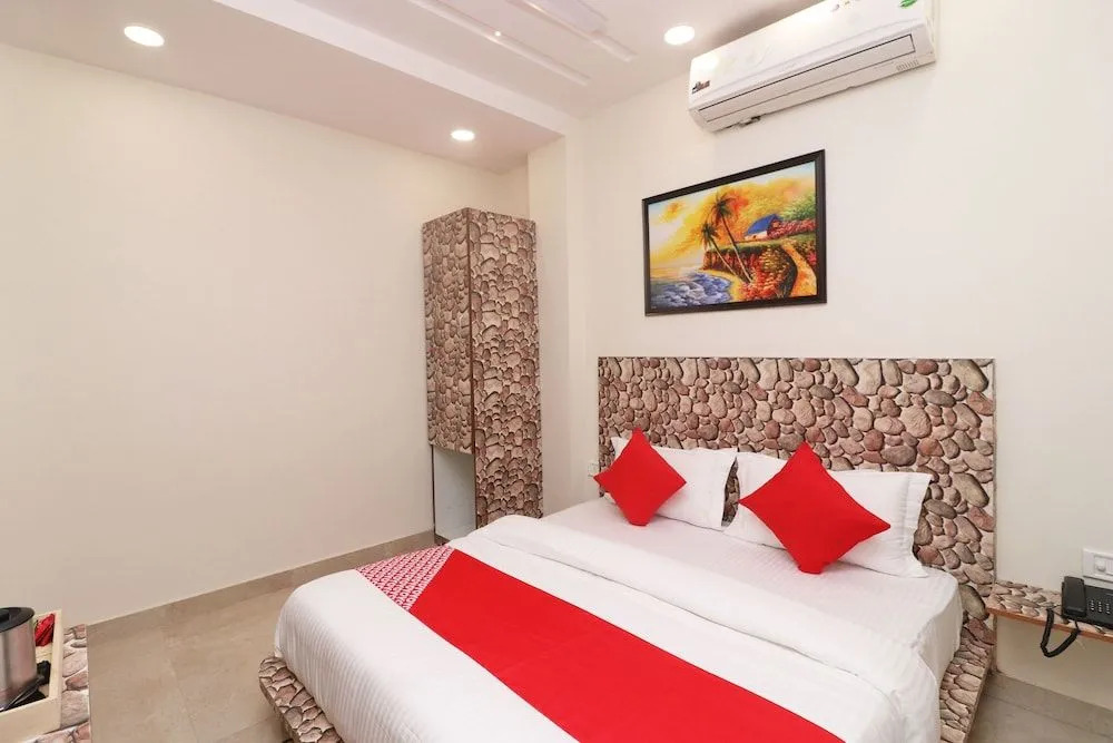 OYO 45940 Grand Imperial