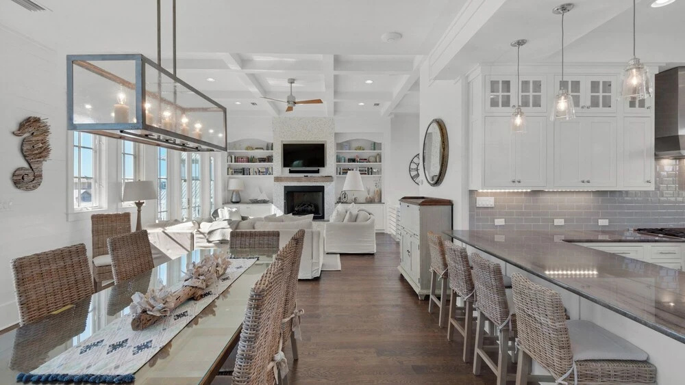 Stunning Luxury Beach Home: Gulf Views, Large Private Pool, Free Beach Setup!