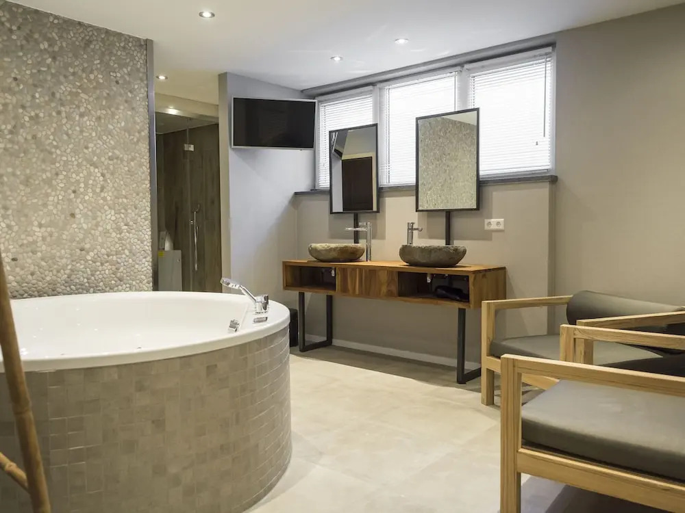 Lush Villa in De Cocksdorp Texel with Steambath