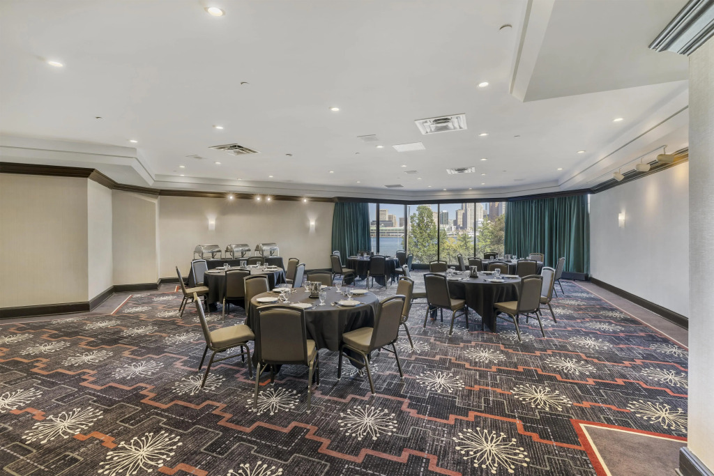 Best Western Plus Waterfront Hotel