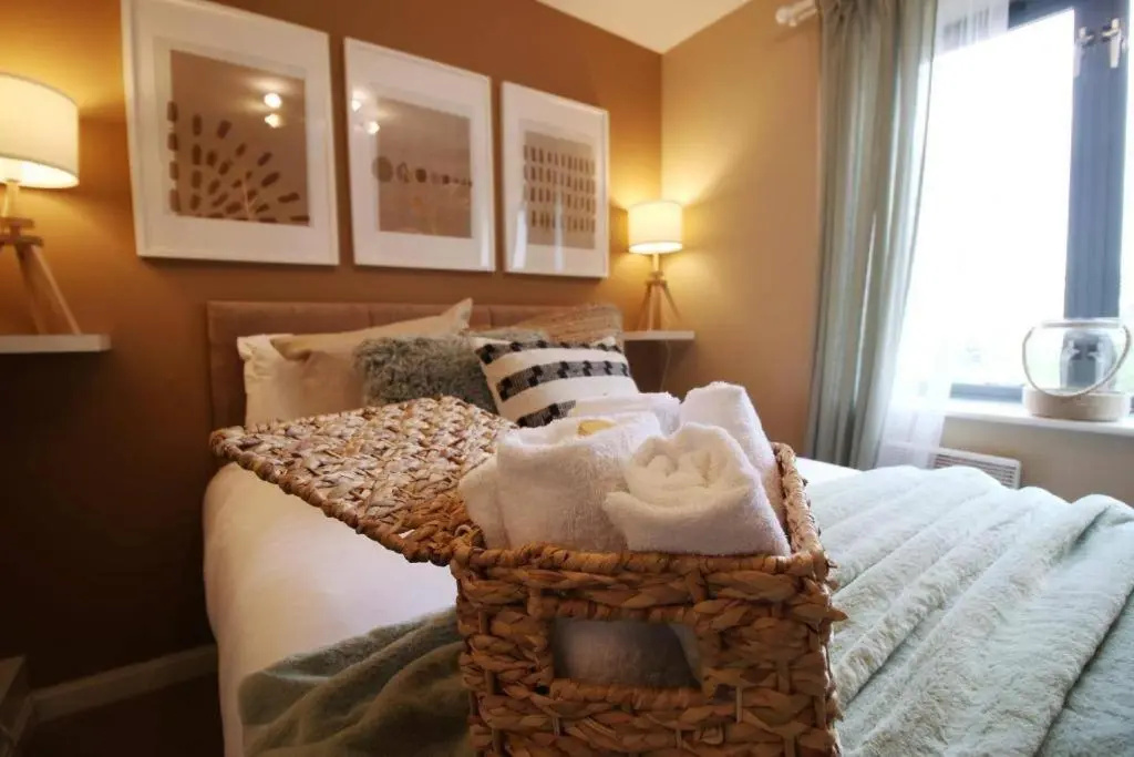 The Observatory by Mia Living 2 bedroom apartment overlooking Swansea Beach with free parking