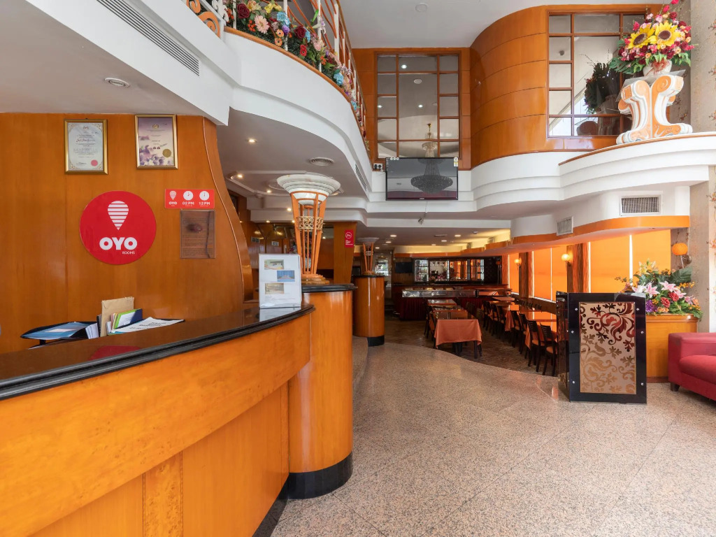 OYO 89978 Hotel Grand Maria