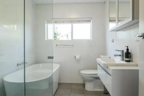 Spacious Coogee Beach Escape w Private Garage