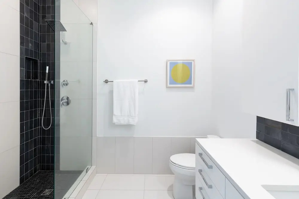 Historic District Charmer - 3 Br Townhouse