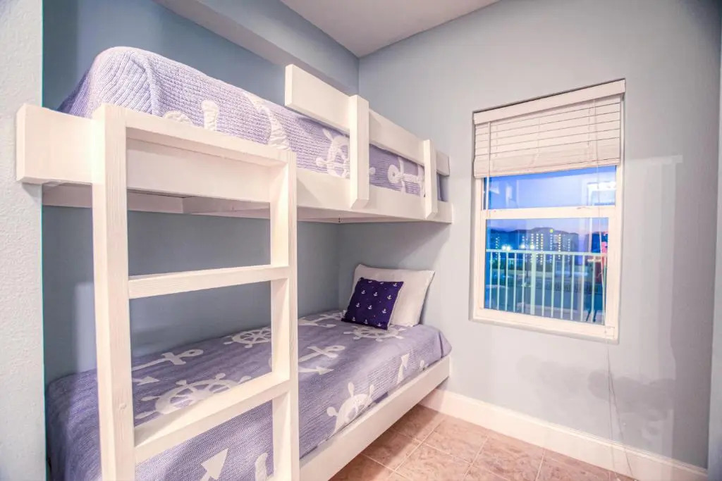 BEAUTIFUL 3 BD Laketown Wharf 1138- Best Amenities!