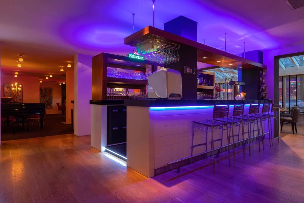City Hotel
