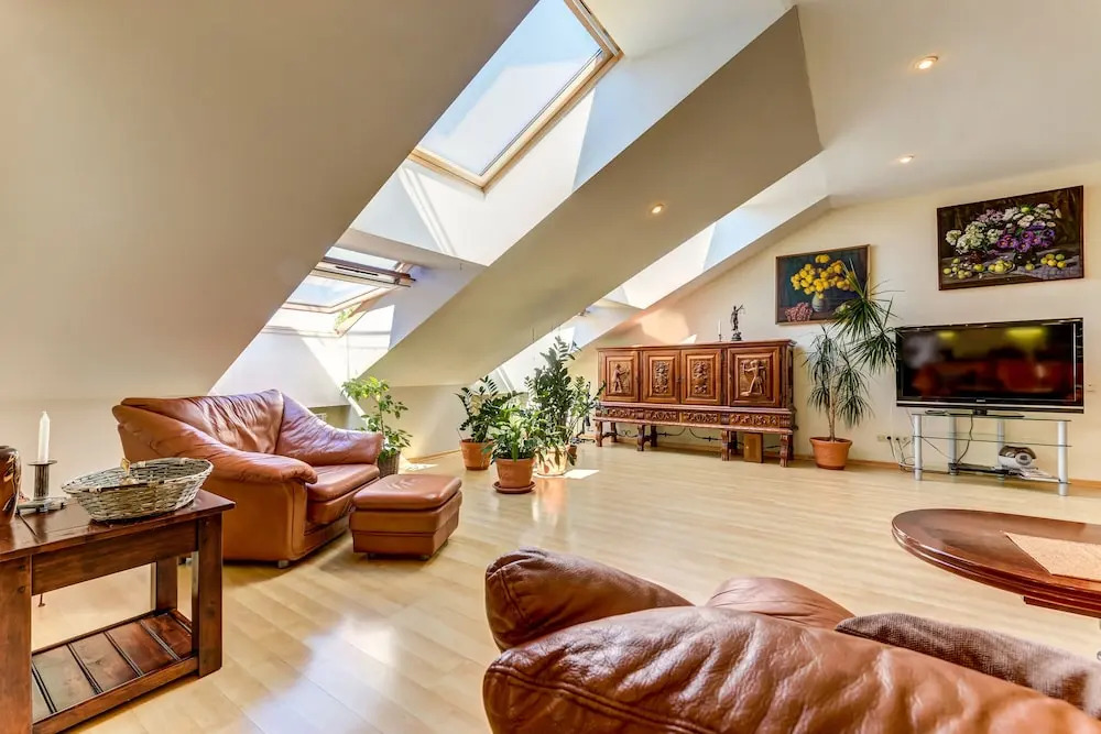Home4day Spacious loft in the heart of Petersburg