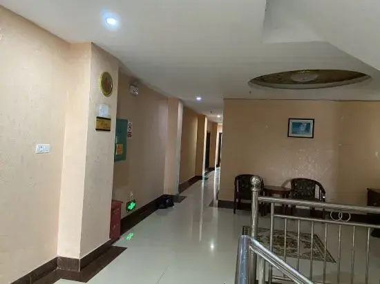 Jingxi Golden Moon Hotel
