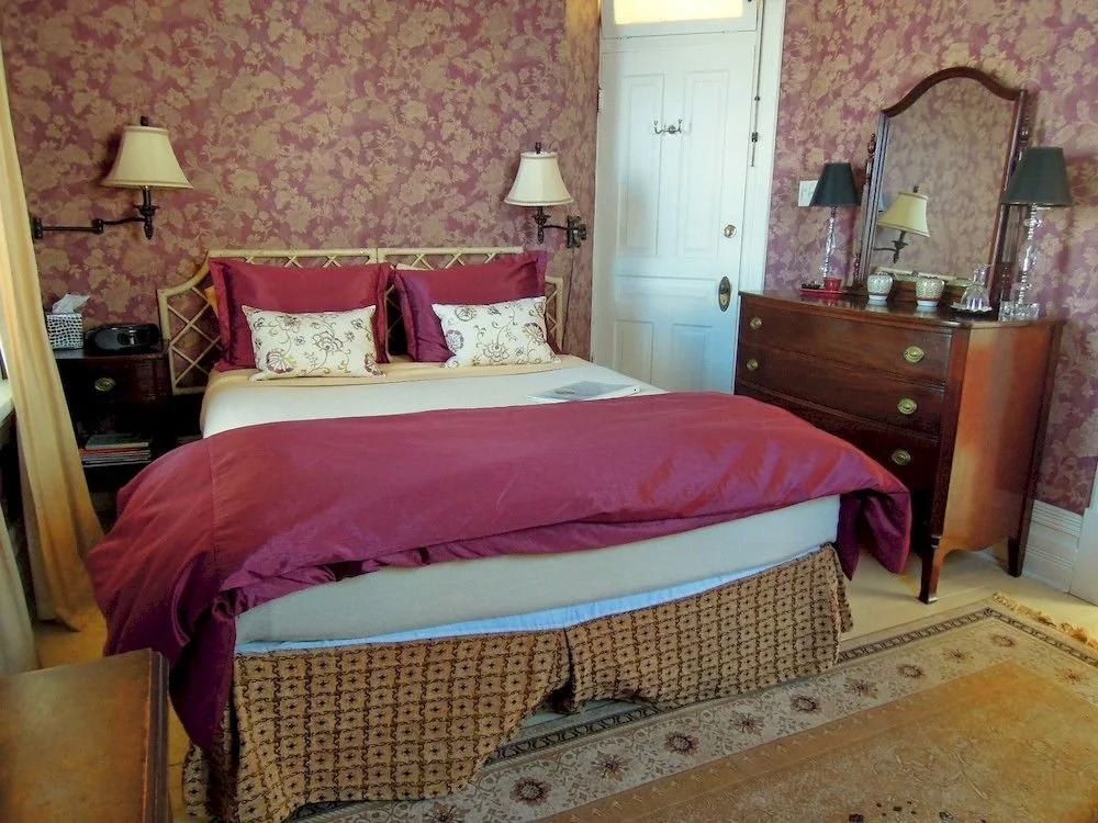 Chantry Breezes Bed & Breakfast