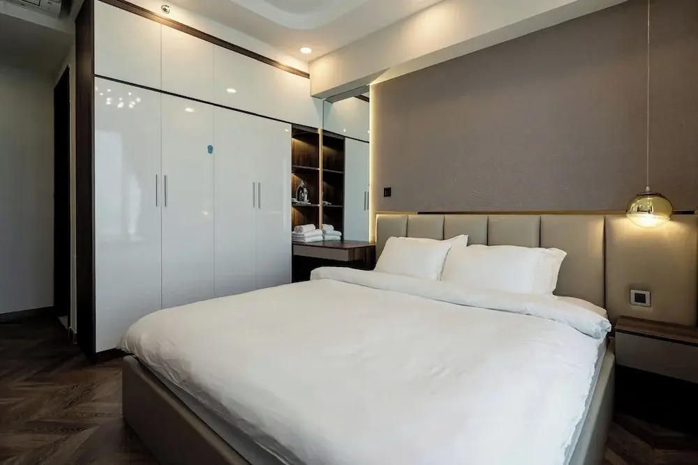 The Peak M8 Midtown