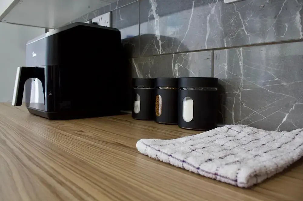 Green Corner House Sleeps 6 & Free Parking