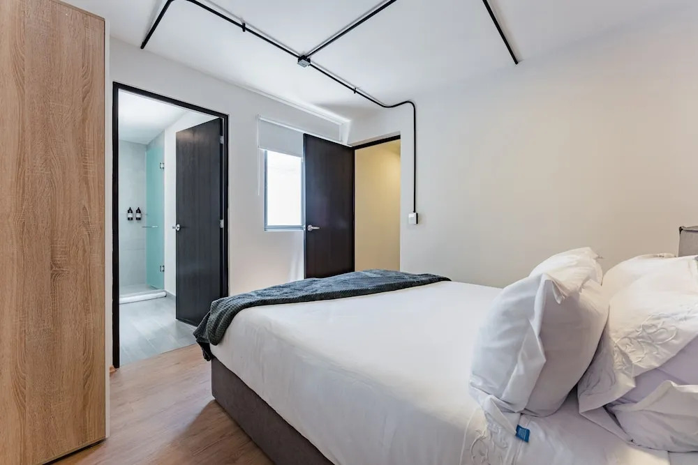 Mariano Escobedo Apartments by VH