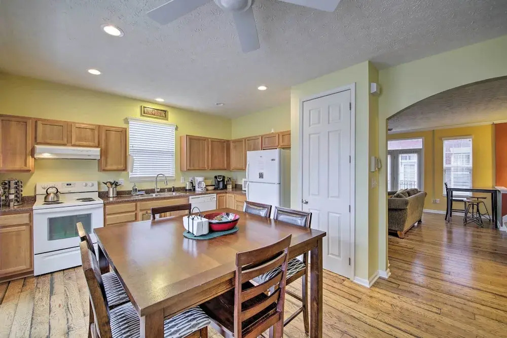 Arts & Design District Condo: Steps to Monon Trail